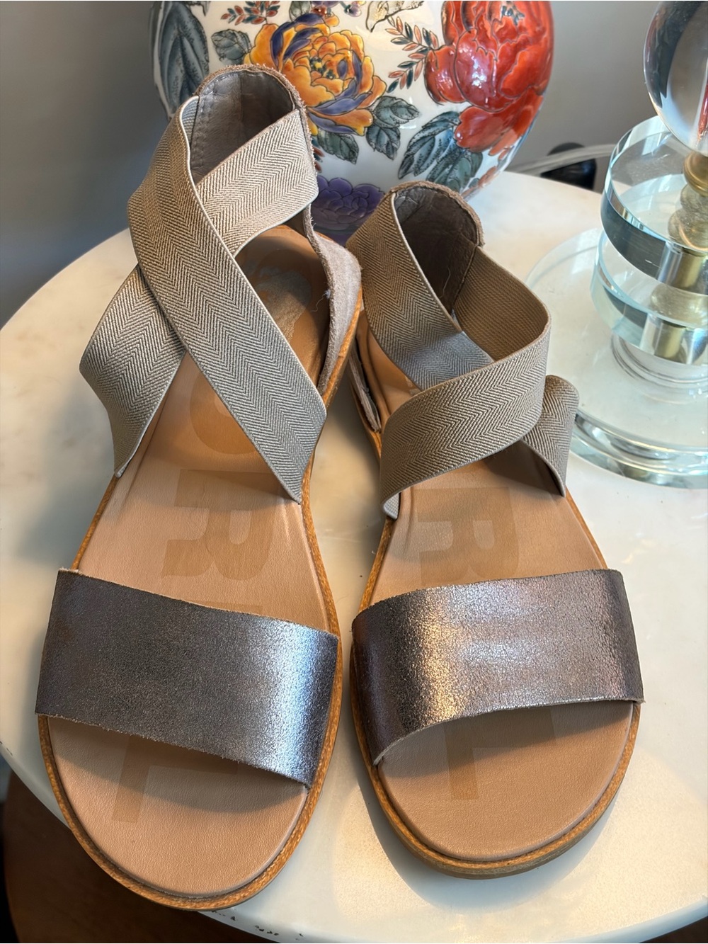 SOREL - Women's Metallic Taupe Sandals with Elastic Cross-Strap